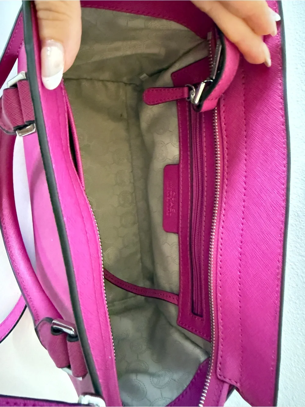 Michael Kors bold hot